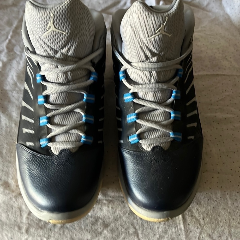 NIKE JORDANS SIZE 12